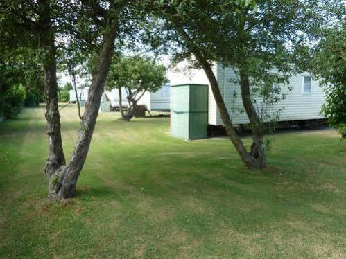Copthorne Caravans Hotel Merston Kültér fotó