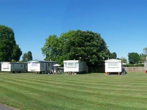 Copthorne Caravans Hotel Merston Kültér fotó